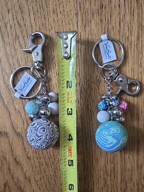 NWT  VIVA BEADS  Silver Tone Key Chains (2)